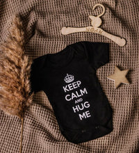 Afbeelding in Gallery-weergave laden, Gepersonaliseere Baby Geschenk Set - Jongen - Meisje - Houten Baby Klerenhanger - GEPERSONALISEERD